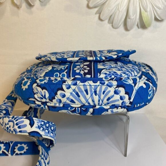 NWOT Vera Bradley “Lizzy” - Picture 4 of 9